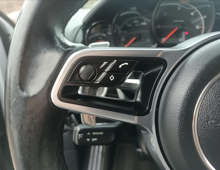 Porsche Cayenne Kombi 3,0 l 180 kw