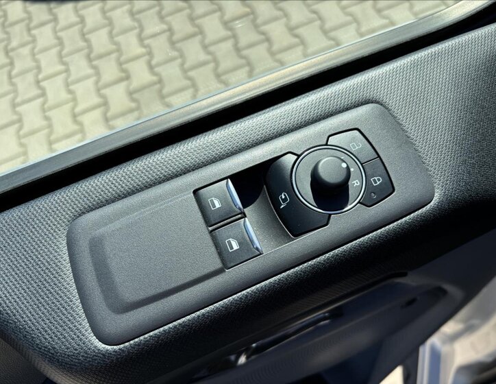 Ford Tourneo Custom Kombi 2,0 l 125 kw