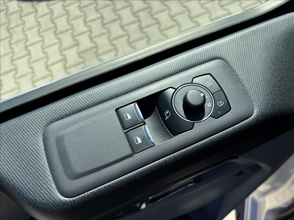 Ford Tourneo Custom Kombi 2,0 l 125 kw