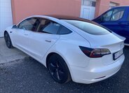 Tesla Model 3 Sedan 0,0 208 kw