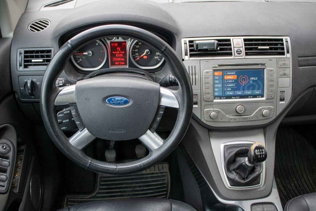 Ford Kuga SUV 2,0 l 100 kw