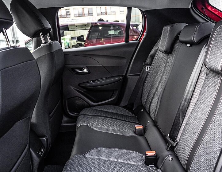 Peugeot 208 Hatchback 1,2 l 74 kw