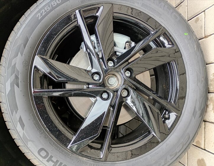 Volkswagen T-Roc SUV / Terénní 1,5 l 110 kw