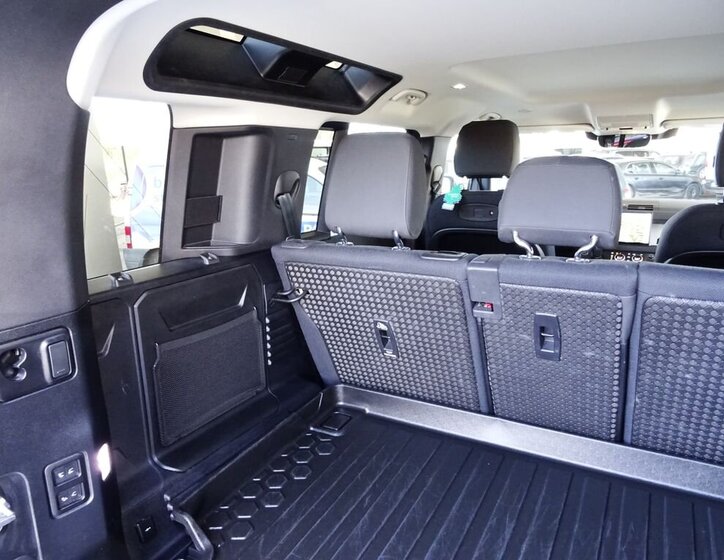 Land Rover Defender SUV / Terénní 3,0 l 221 kw
