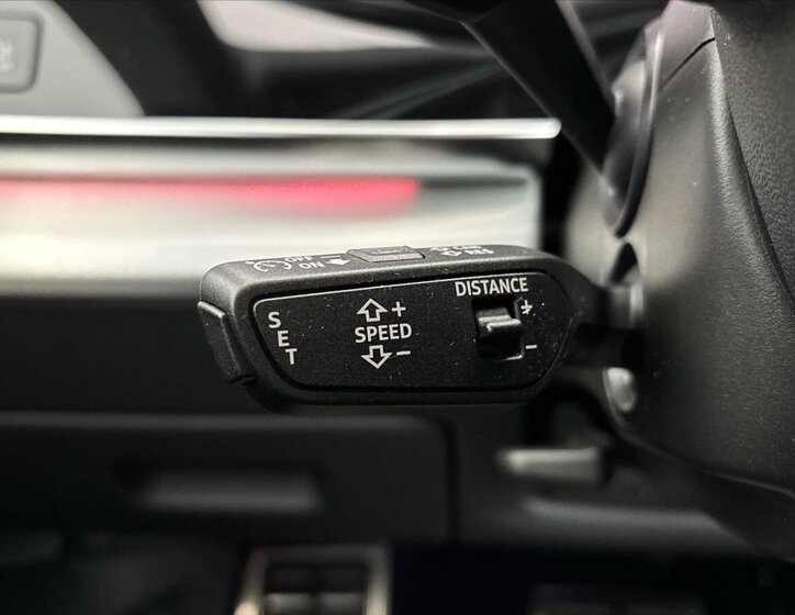 Audi Q8 SUV / Terénní 3,0 l 210 kw