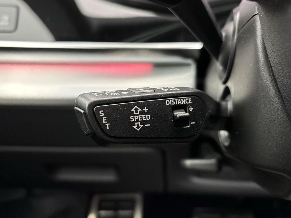 Audi Q8 SUV / Terénní 3,0 l 210 kw