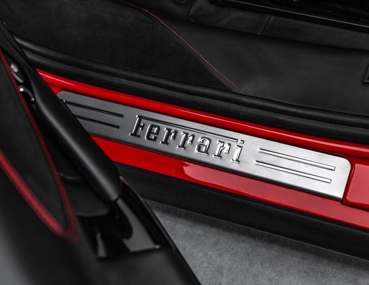 Ferrari SF90 Kupé 4,0 l 574 kw