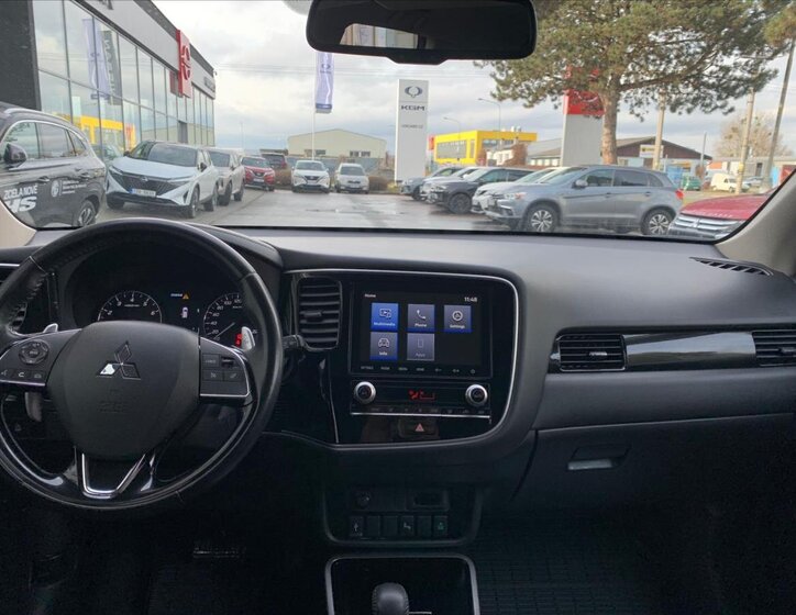 Mitsubishi Outlander SUV 2,0 l 110 kw