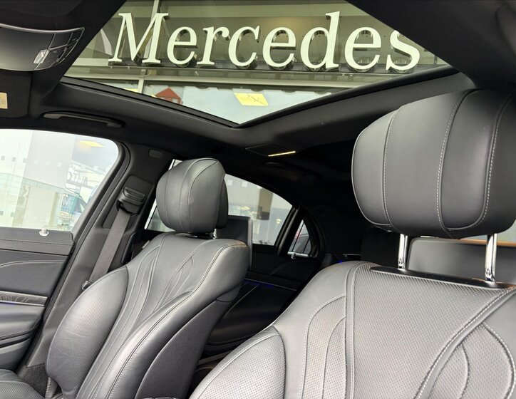 Mercedes-Benz Třídy S Sedan / Limuzína 4,0 l 345 kw