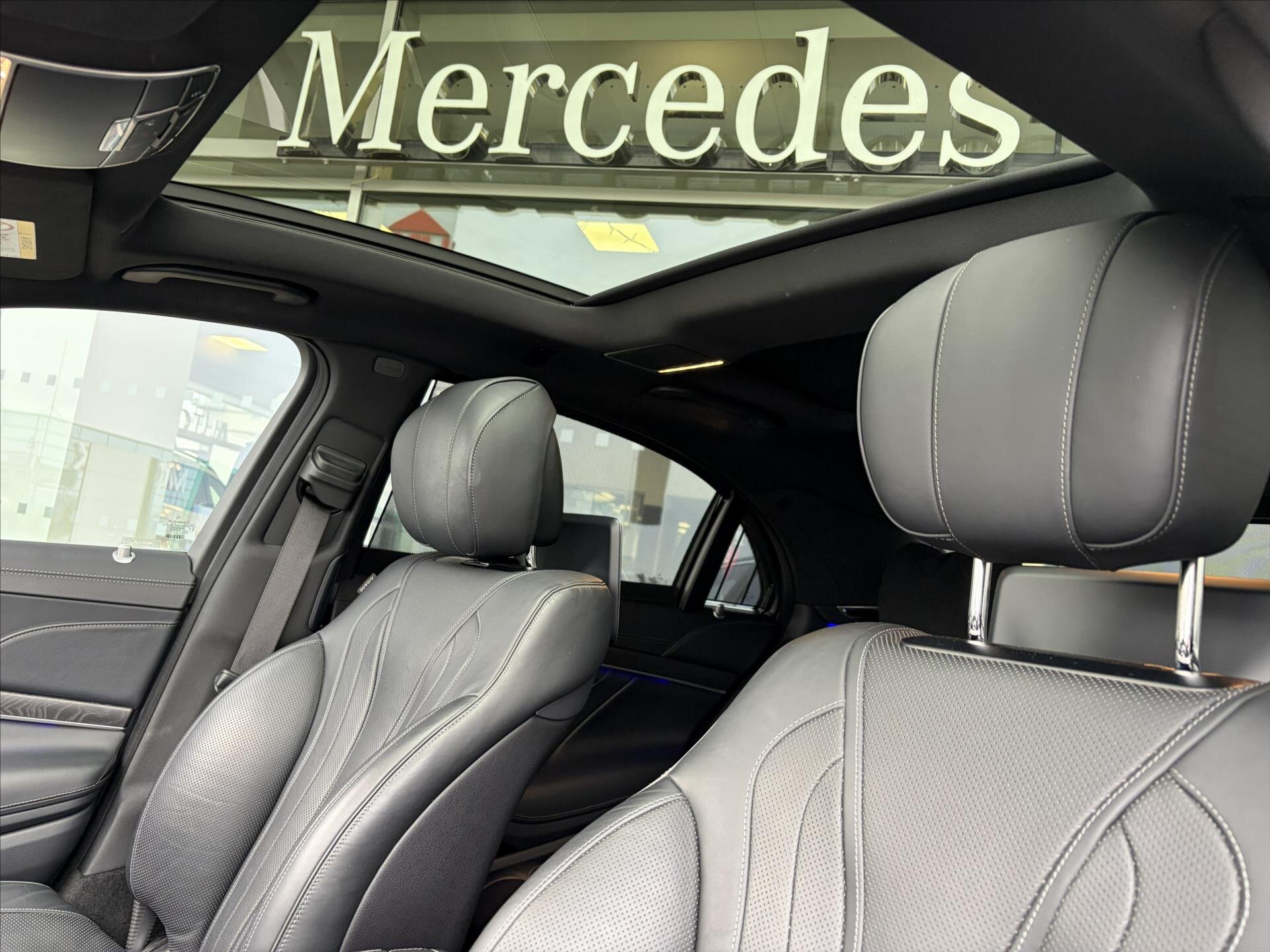 Mercedes-Benz Třídy S Sedan / Limuzína 4,0 l 345 kw