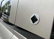 Land Rover Defender SUV 4,4 l 467 kw