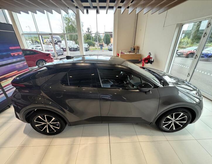 Toyota C-HR 8