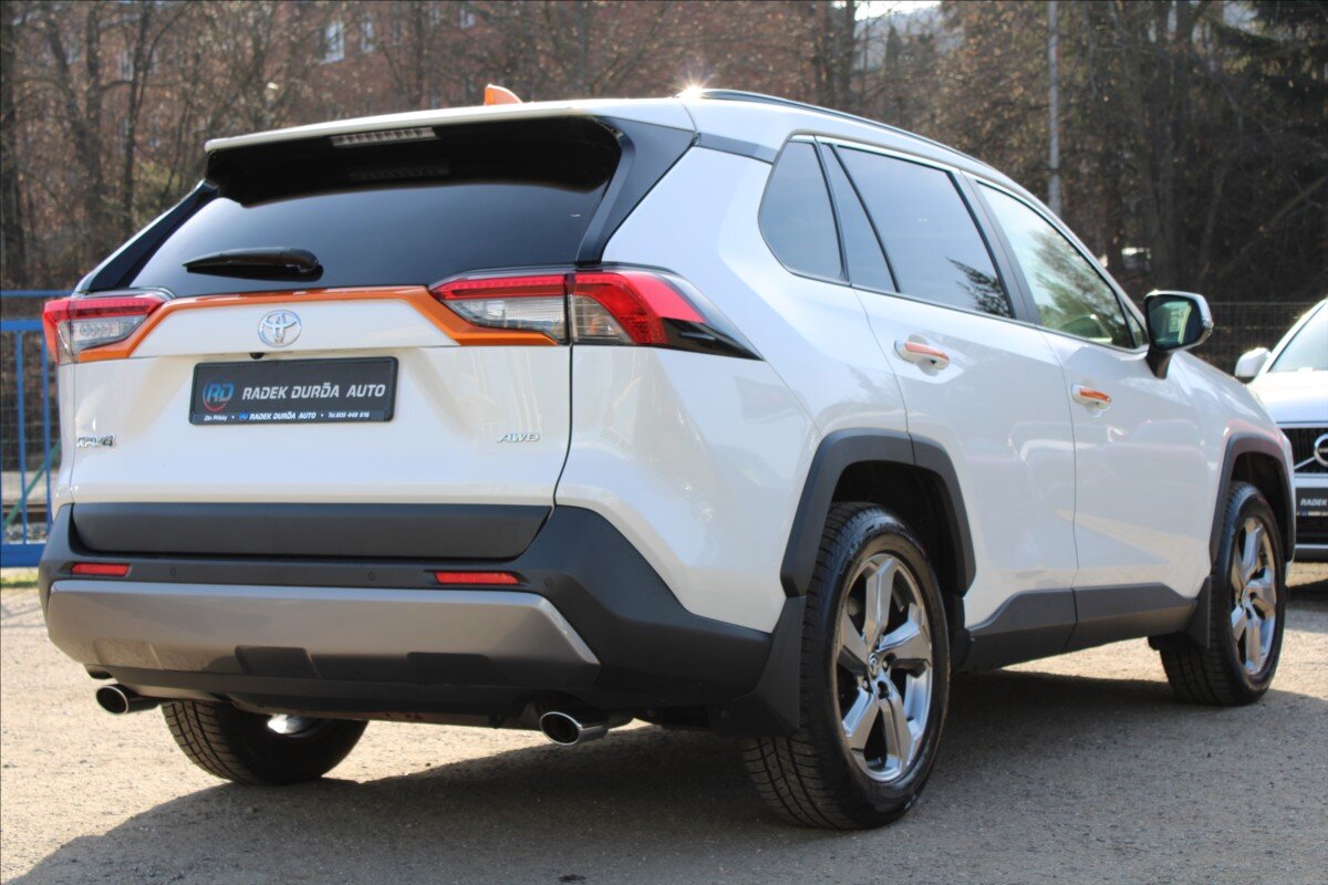 Toyota RAV4 SUV 2,0 l 129 kw