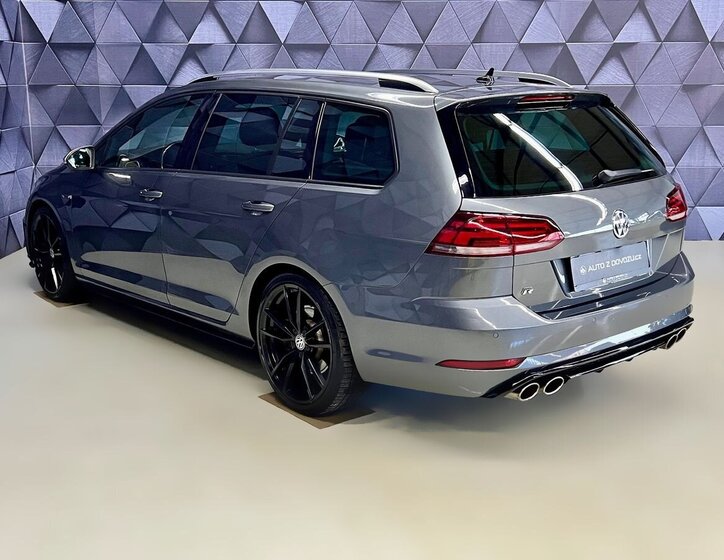 Volkswagen Golf Kombi 2,0 l 221 kw