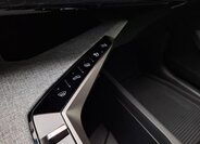 Peugeot 5008 SUV 1,2 l 107 kw