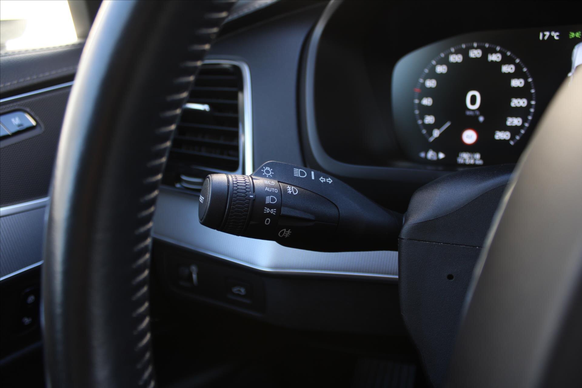 Volvo XC90 SUV / Terénní 2,0 l 173 kw