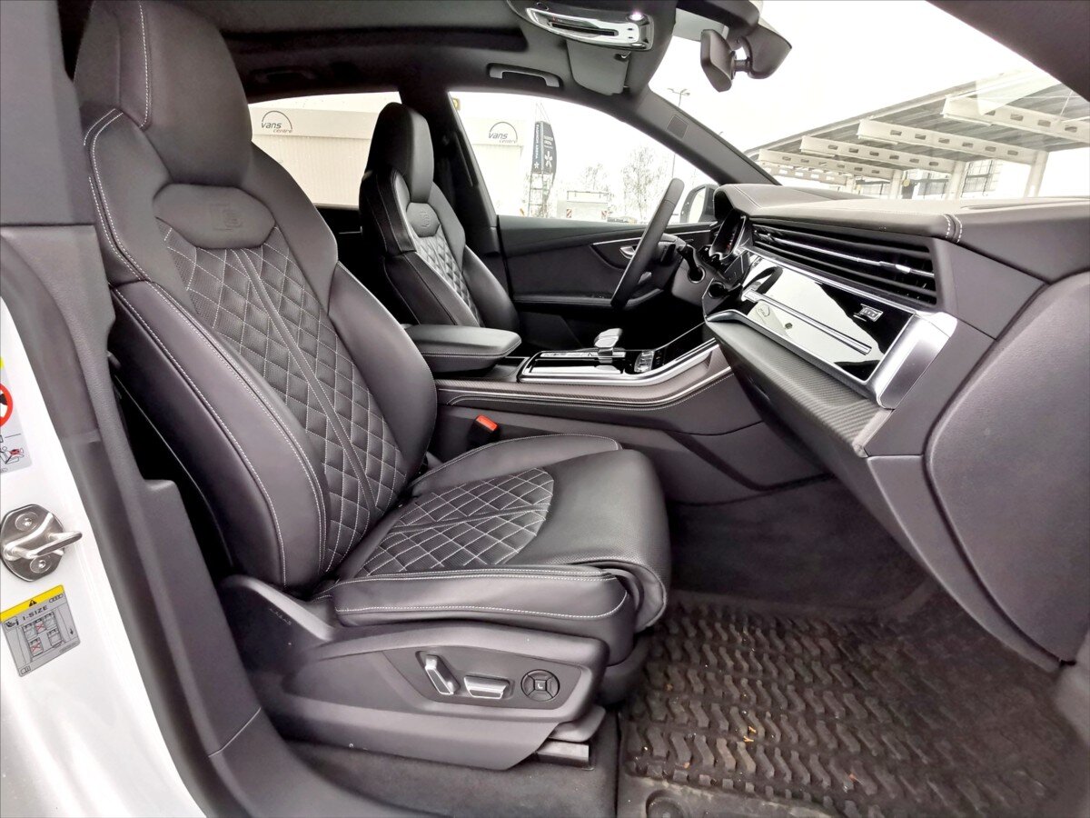 Audi Q8 SUV / Terénní 3,0 l 250 kw