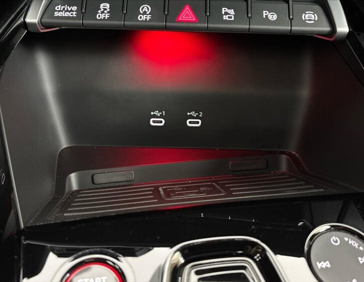 Audi RS 3 Sedan / Limuzína 2,5 l 294 kw