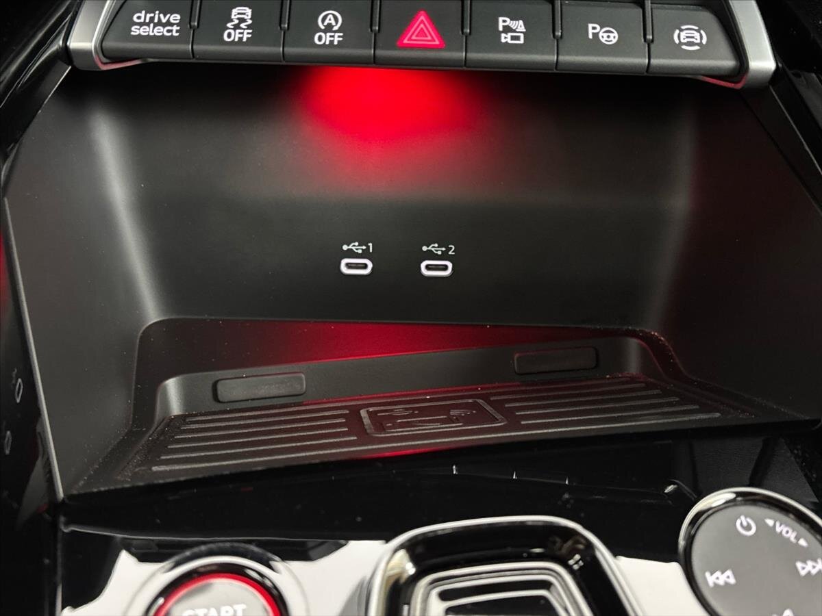 Audi RS 3 Sedan / Limuzína 2,5 l 294 kw