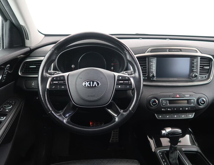 KIA Sorento 16
