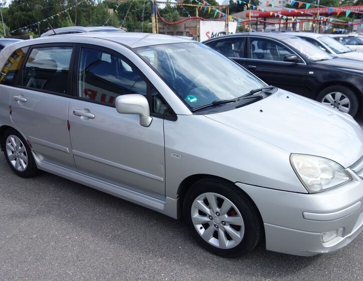 Suzuki Liana 4