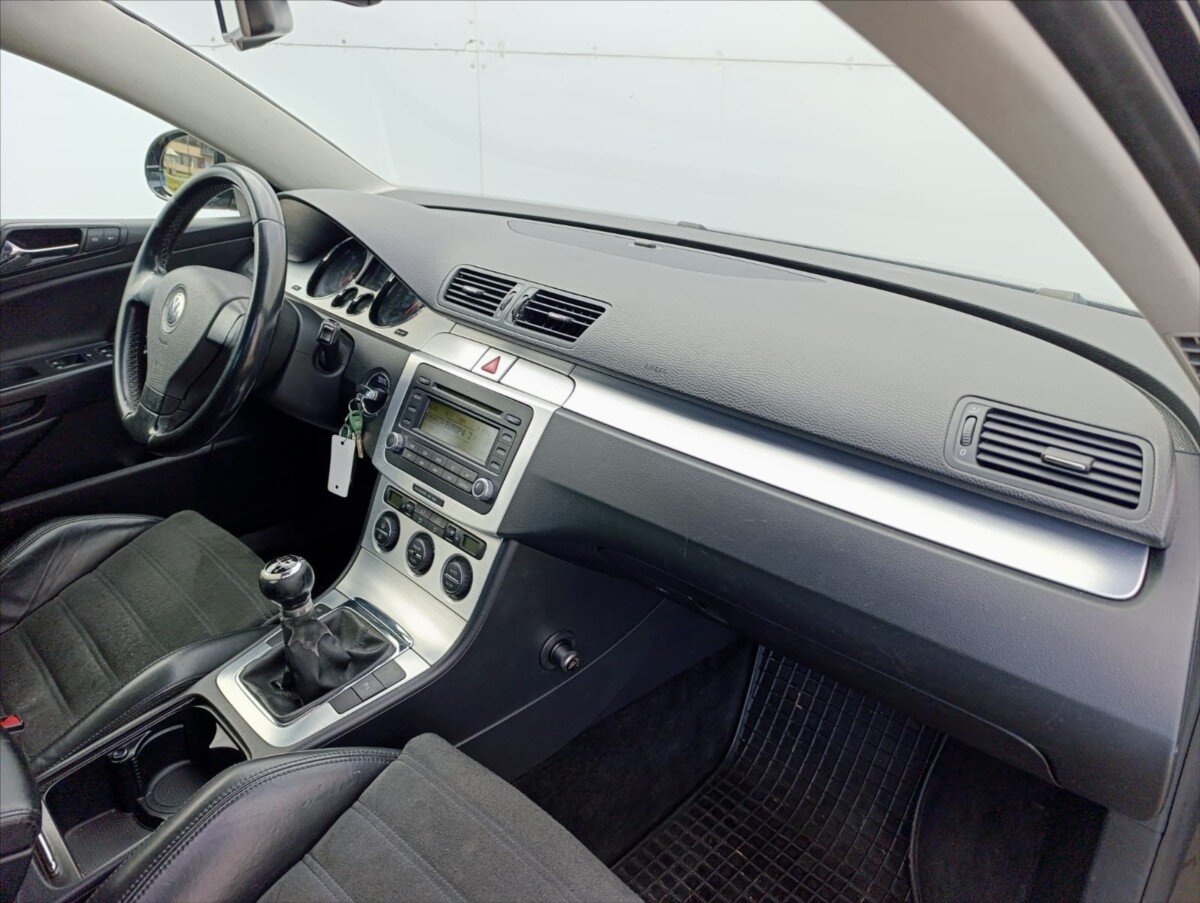 Volkswagen Passat Sedan 2,0 l 103 kw
