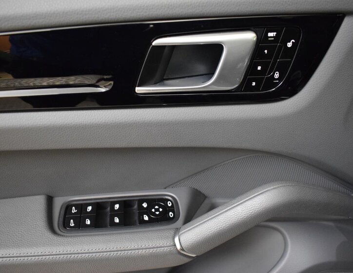 Porsche Cayenne SUV 3,0 l 250 kw