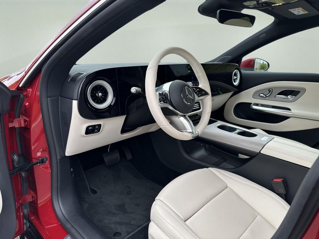 Mercedes-Benz CLA Sedan / Limuzína 0,0 200 kw