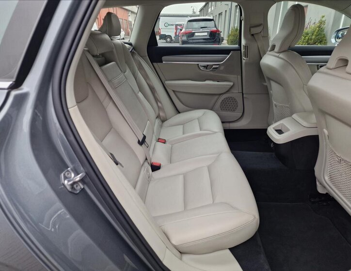 Volvo V90 Kombi 2,0 l 140 kw