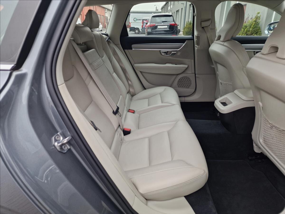 Volvo V90 Kombi 2,0 l 140 kw