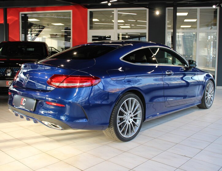 Mercedes-Benz Třídy C Kupé 2,1 l 150 kw