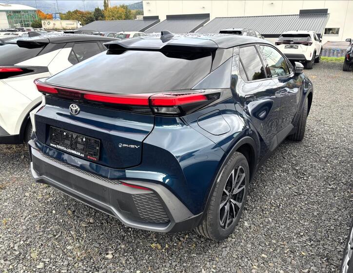 Toyota C-HR 6
