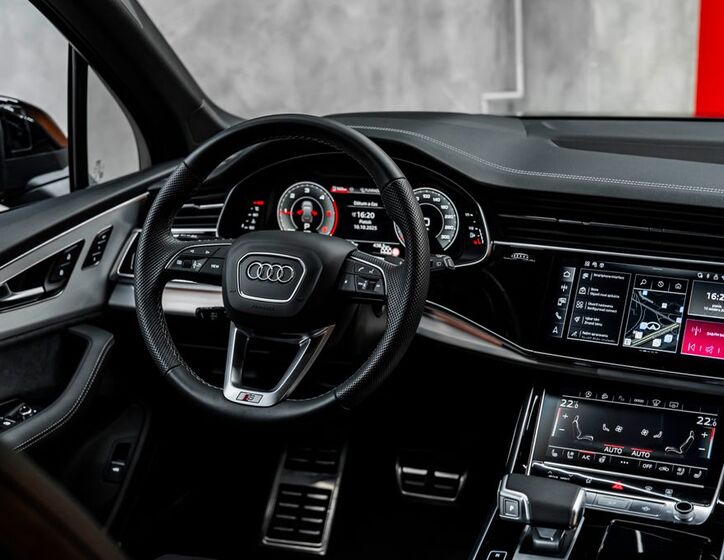 Audi Q7 19