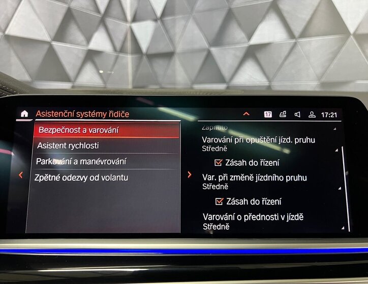 BMW X7 SUV / Terénní 3,0 l 250 kw