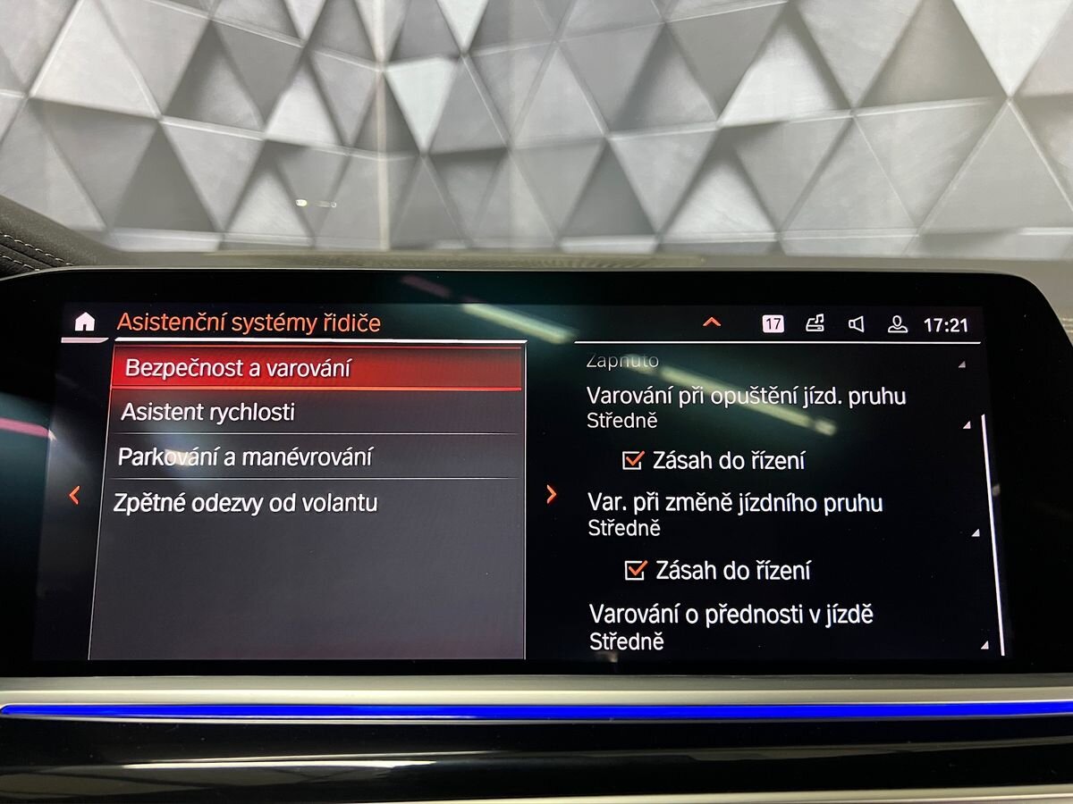 BMW X7 SUV / Terénní 3,0 l 250 kw