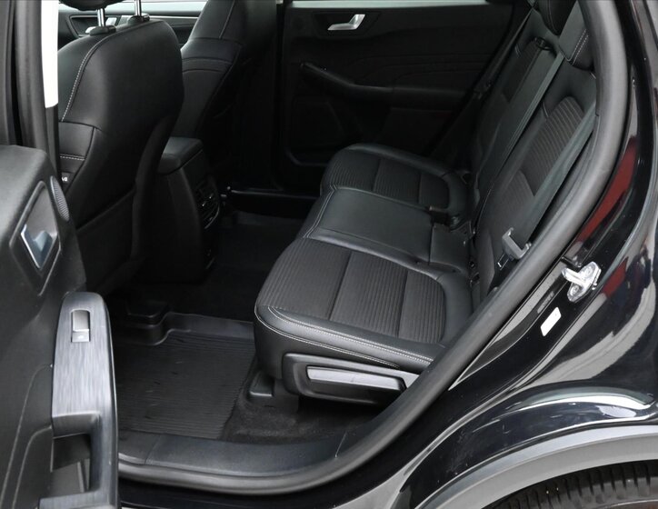 Ford Kuga SUV / Terénní 2,0 l 140 kw