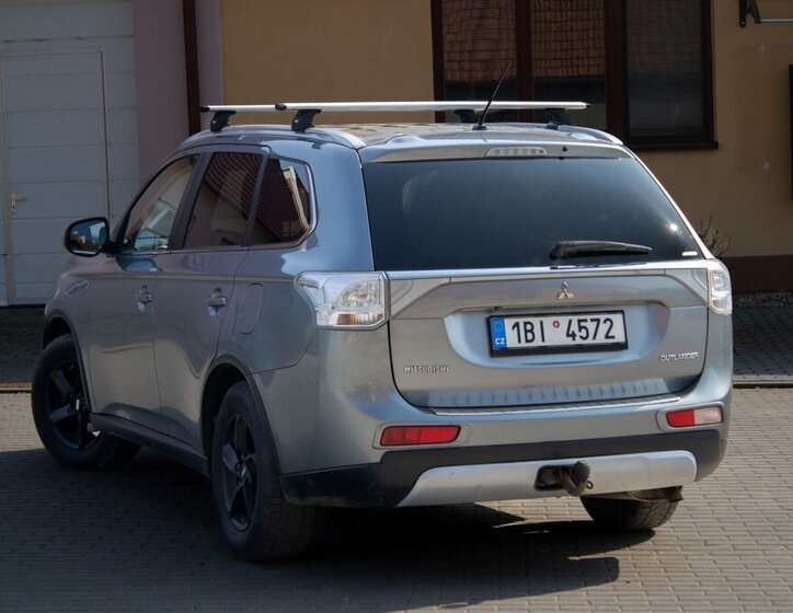 Mitsubishi Outlander SUV / Terénní 2,3 l 110 kw