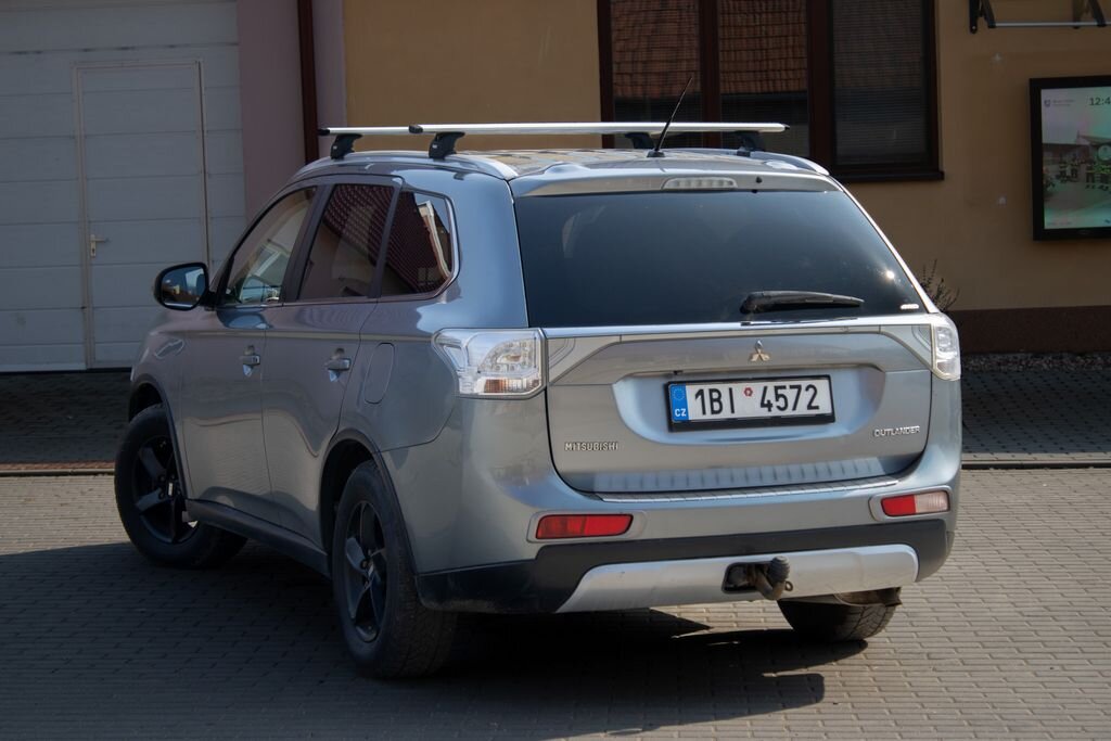 Mitsubishi Outlander SUV / Terénní 2,3 l 110 kw