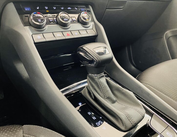 Škoda Karoq SUV / Terénní 1,5 l 110 kw