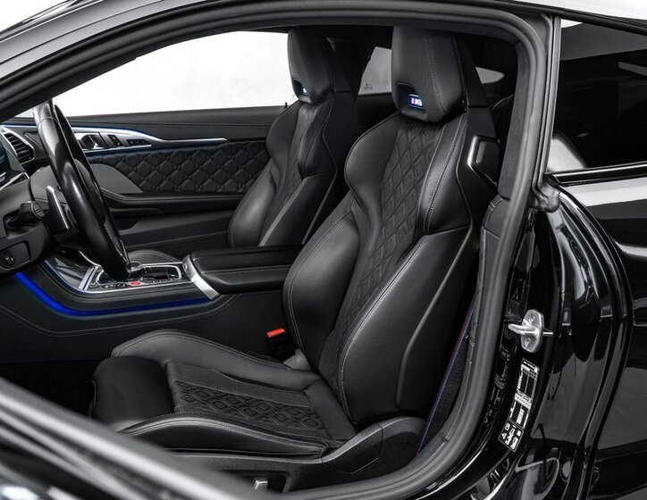 BMW M8 Kupé 4,4 l 460 kw