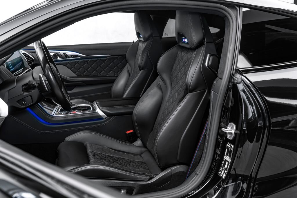 BMW M8 Kupé 4,4 l 460 kw