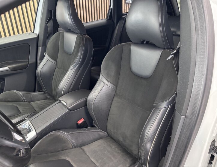 Volvo XC60 Kombi 2,4 l 140 kw