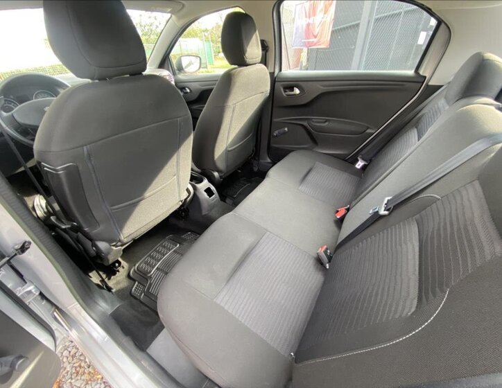 Peugeot 301 Sedan 1,2 l 53 kw