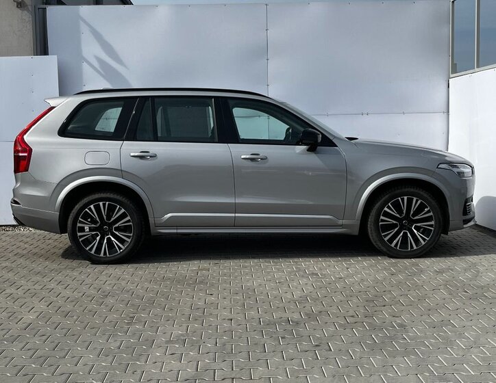 Volvo XC90 SUV / Terénní 2,0 l 335 kw