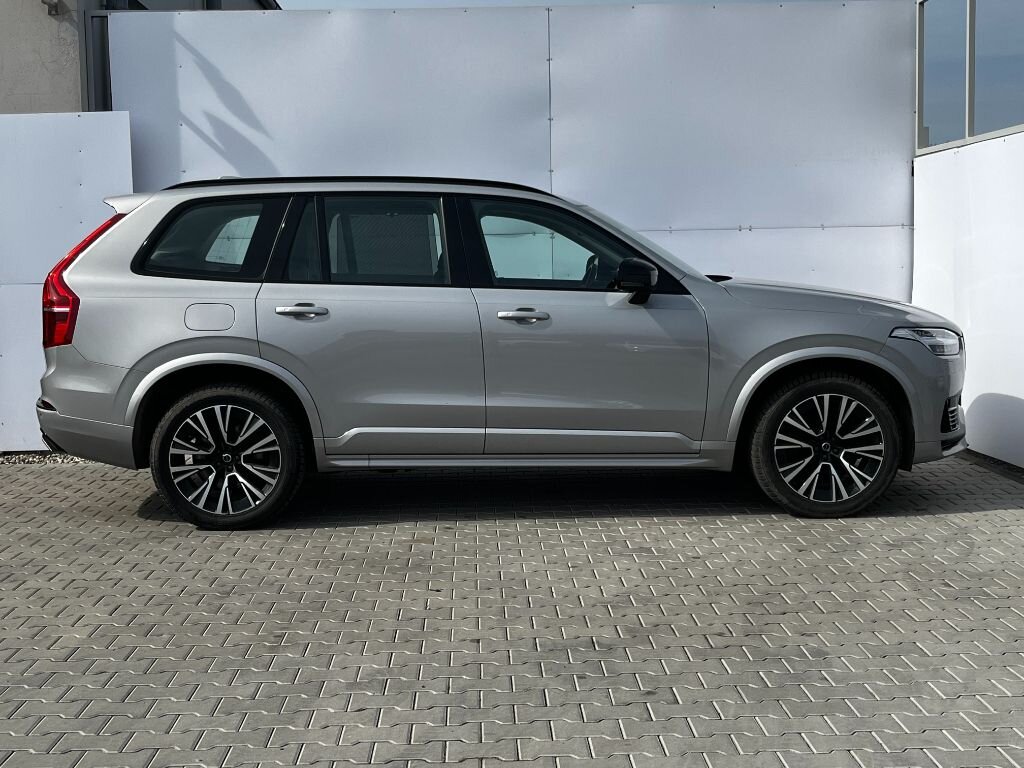 Volvo XC90 SUV / Terénní 2,0 l 335 kw