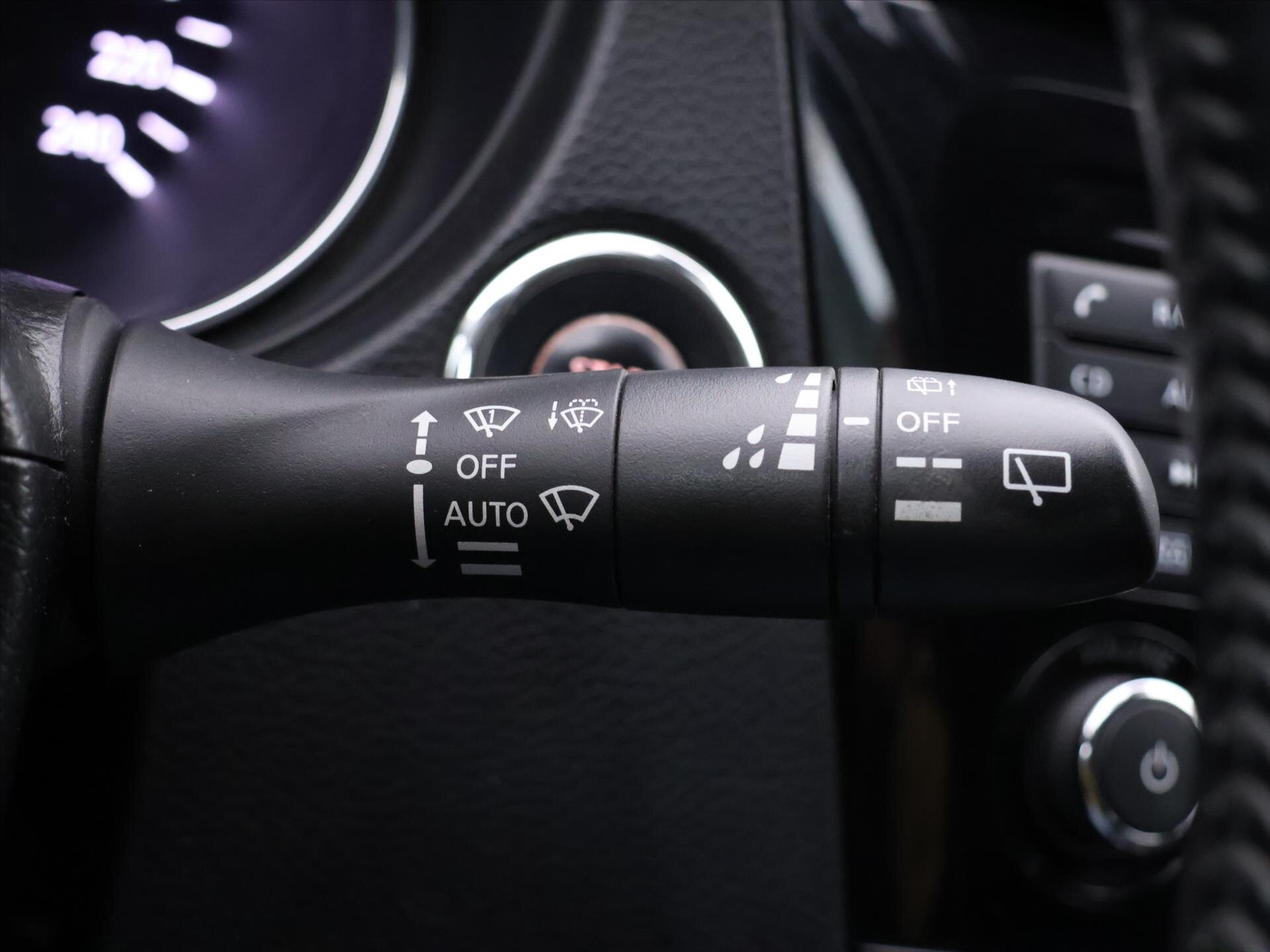 Nissan Qashqai SUV 1,5 l 81 kw