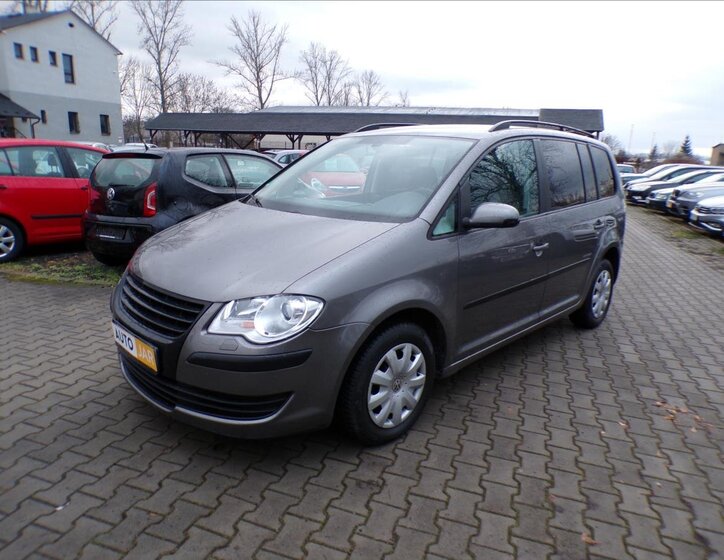 Volkswagen Touran 2