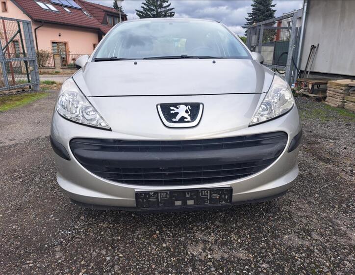 Peugeot 207 10