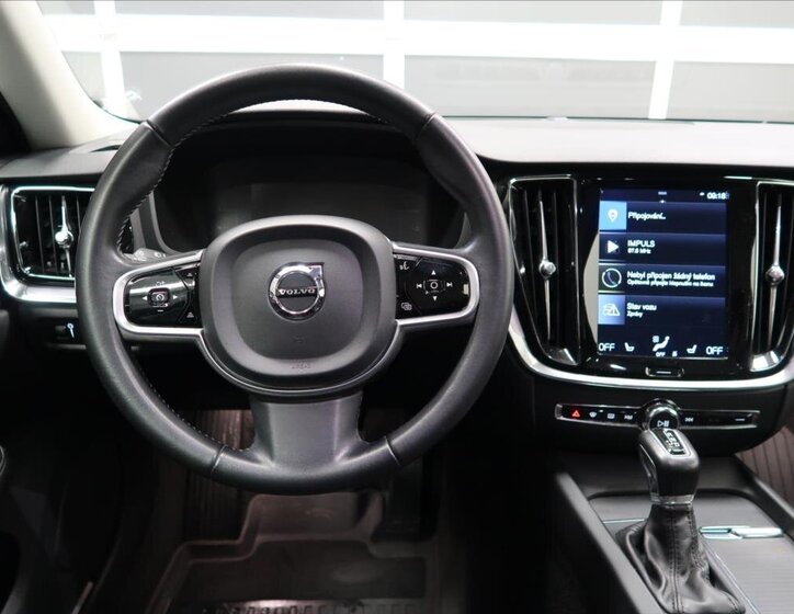 Volvo V60 Kombi 2,0 l 140 kw