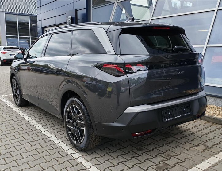Peugeot 5008 SUV / Terénní 1,2 l 107 kw